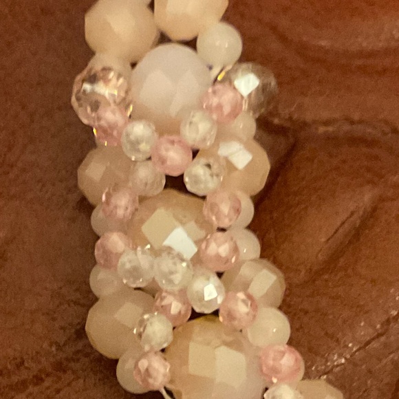 Pink clusters bracelet - Picture 3 of 5